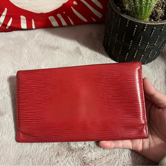 Louis Vuitton Long Wallet Epi Red - Picture 7 of 8